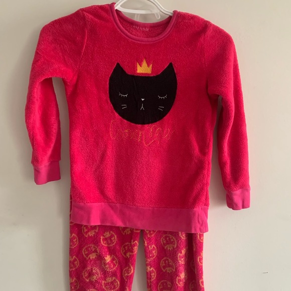 Cute and fluffy  pajama set - Picture 2 of 2